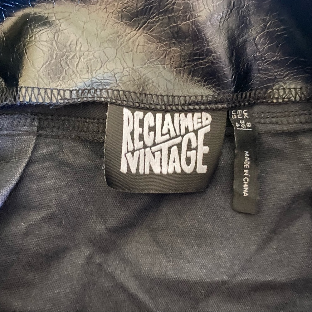 Reclaimed Vintage‎ Black Faux Leather Mini Skirt Size 4 - Picture 7 of 7